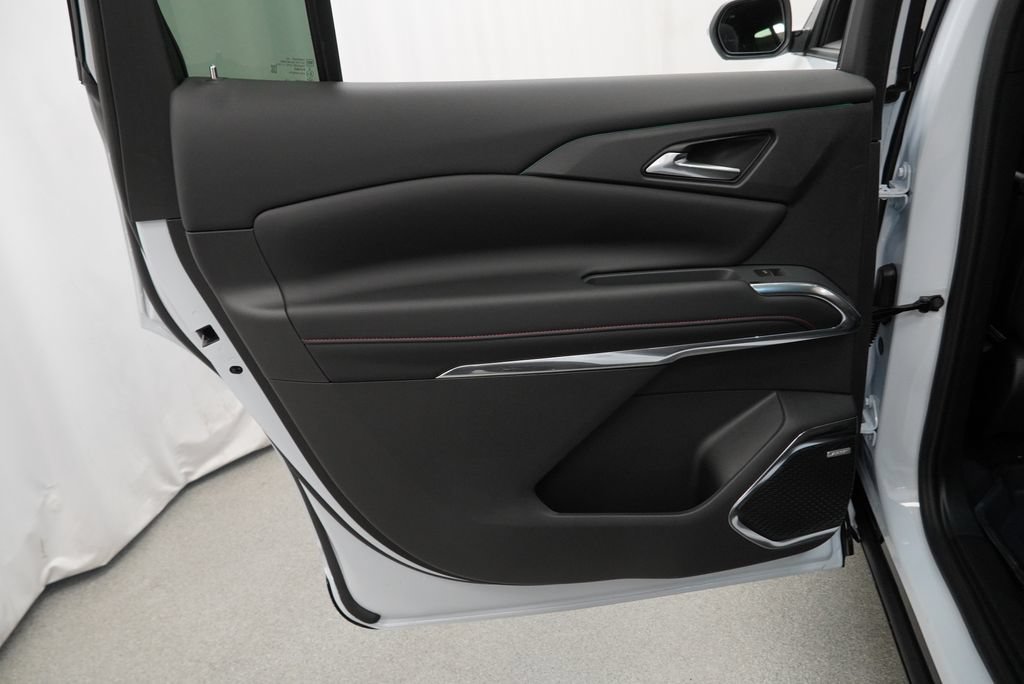 New 2027 Chevrolet Traverse RS w/ LPO, Floor Liner Package AWD/4WD image 25