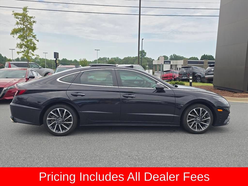 Certified 2023 Hyundai Sonata Limited w/ Preferred Accessory Package FWD image 2