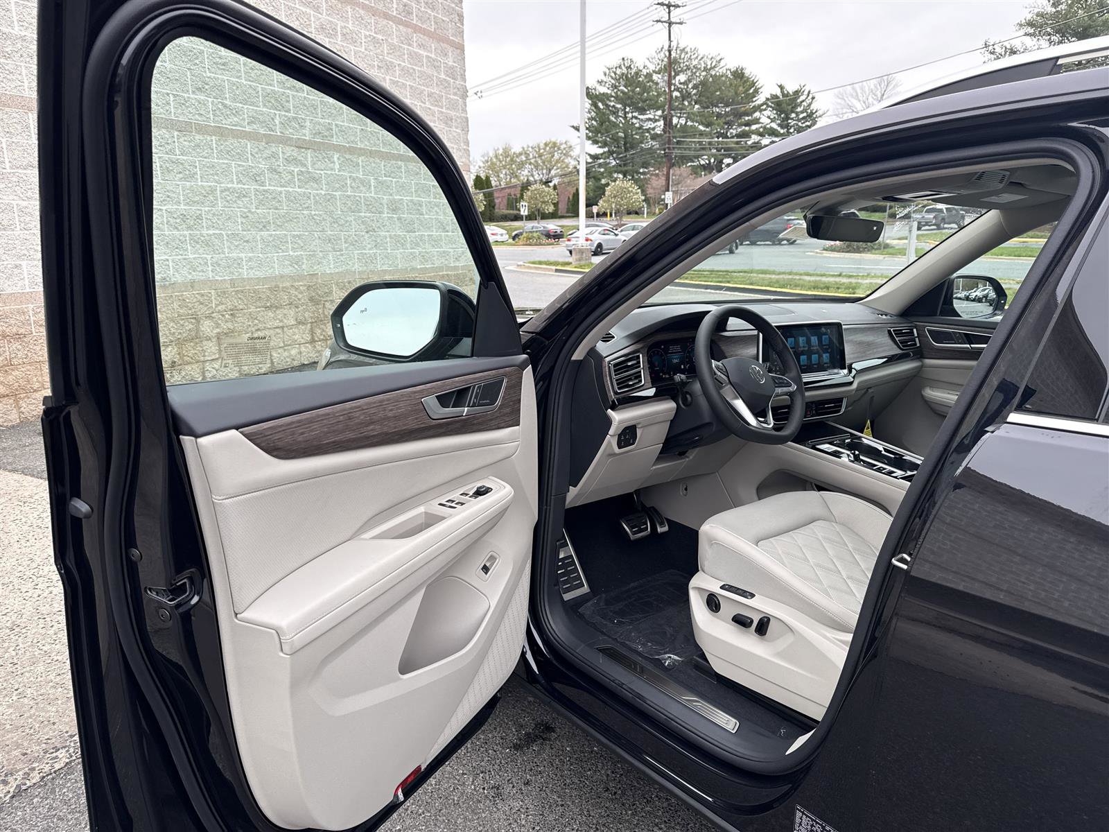 New 2025 Volkswagen Atlas SEL Premium R-Line image 12