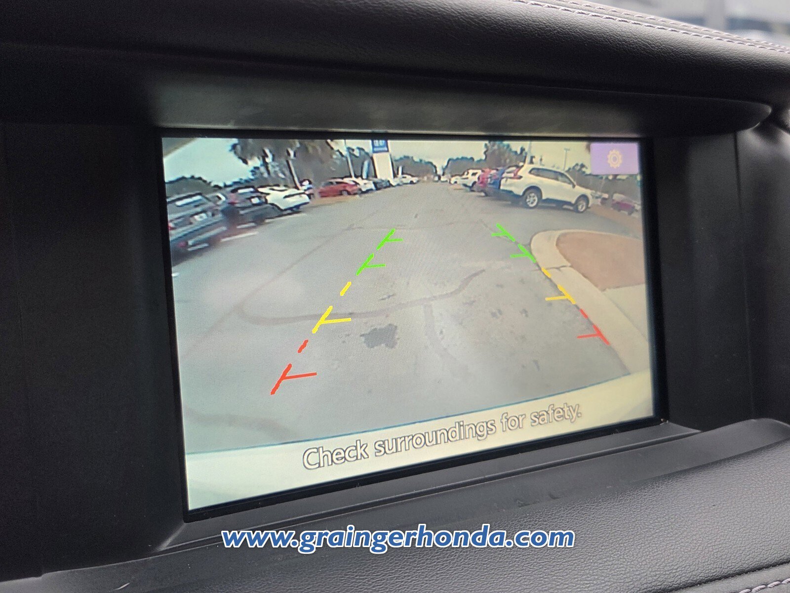 Used 2018 INFINITI QX30 image 21