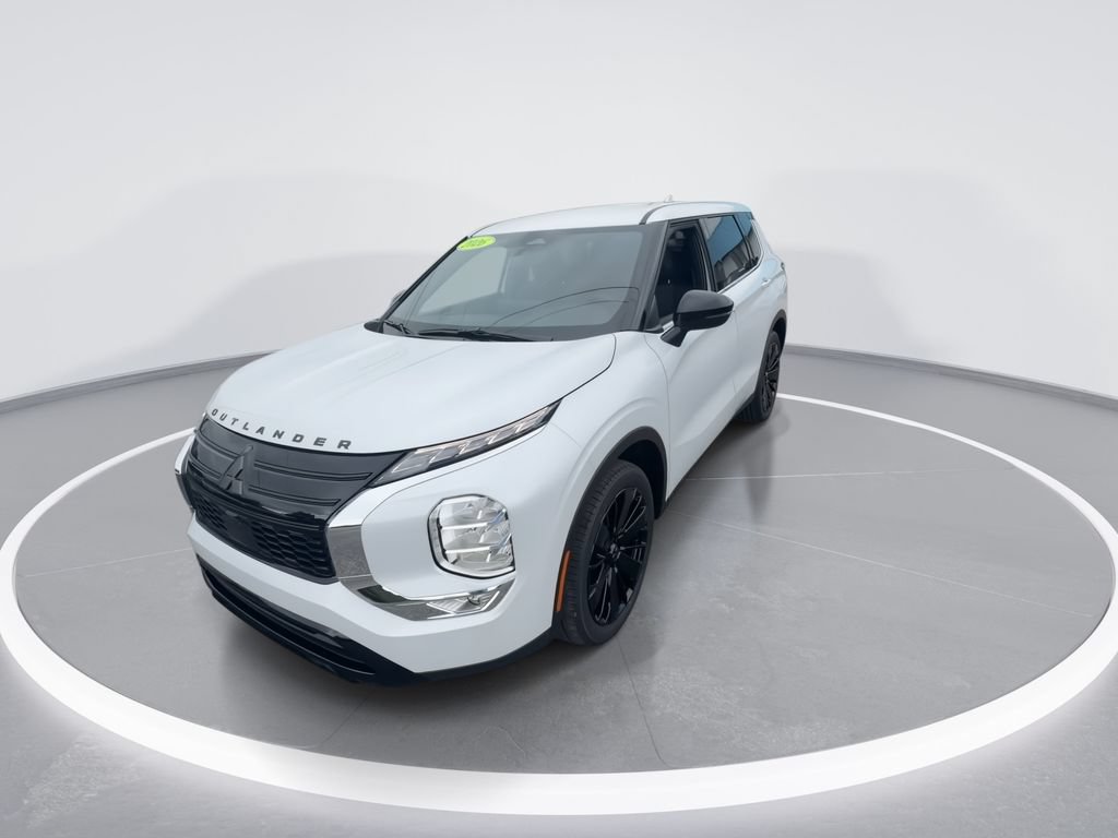 New 2026 Mitsubishi Outlander LE FWD image 4