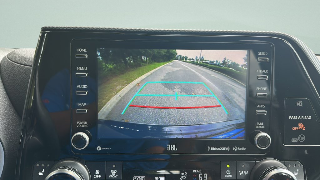 Used 2022 Toyota Highlander XSE FWD image 14