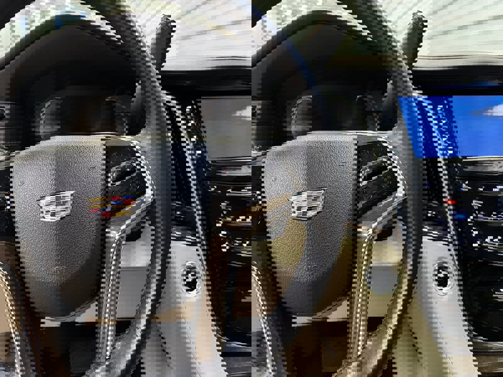 Used 2020 Cadillac Escalade ESV Luxury w/ Escalade Sport Edition image 2