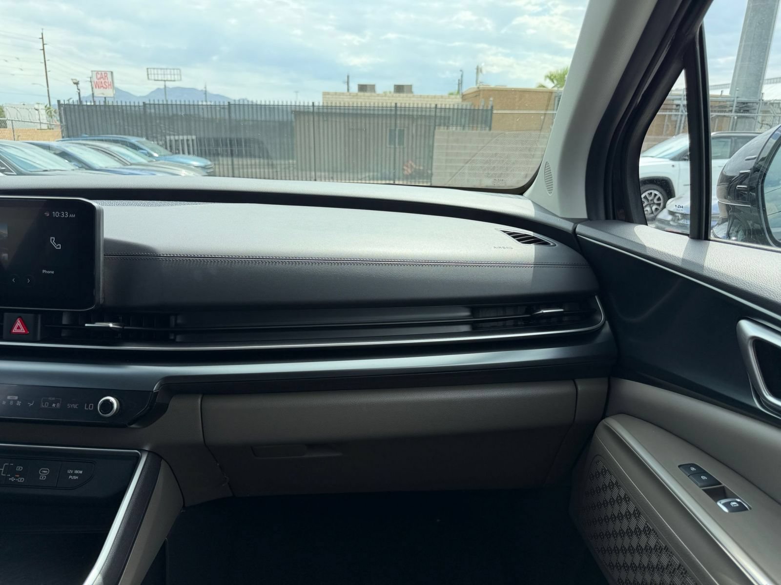 Used 2026 Kia Carnival FWD image 37