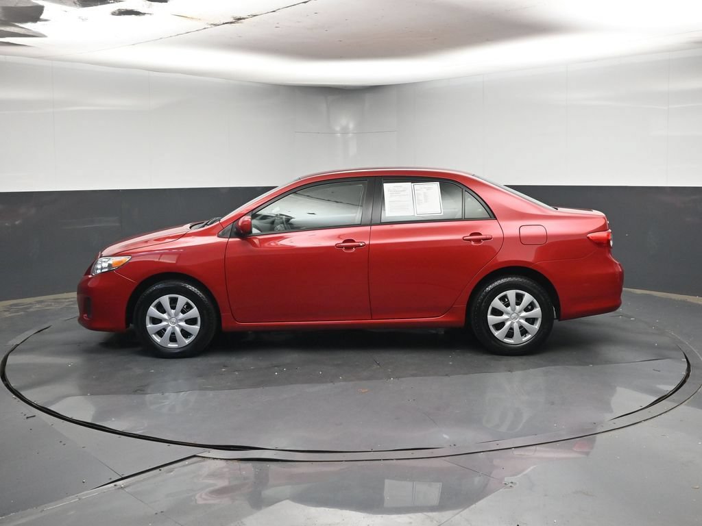 Used 2011 Toyota Corolla LE FWD image 2