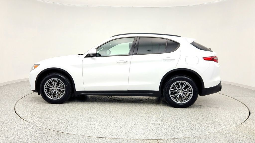 Used 2022 Alfa Romeo Stelvio Sprint image 8
