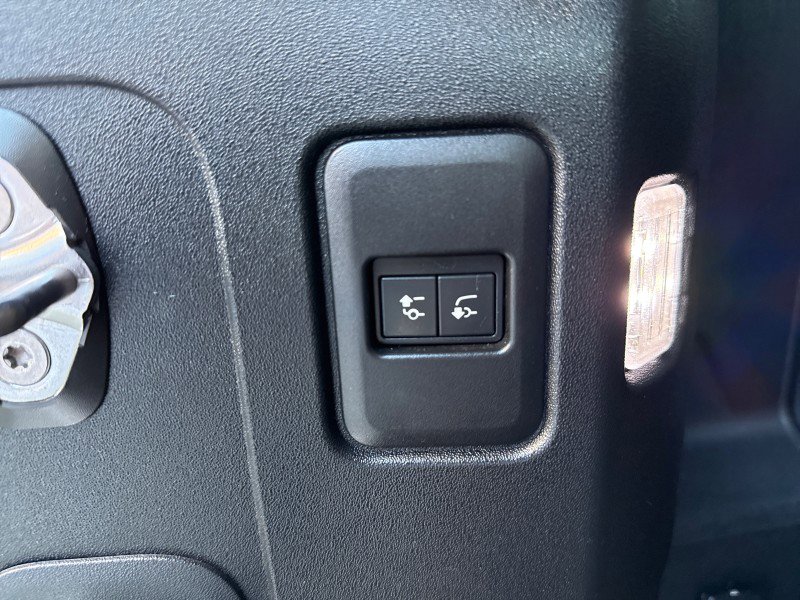 Used 2020 Land Rover Defender 110 HSE image 42