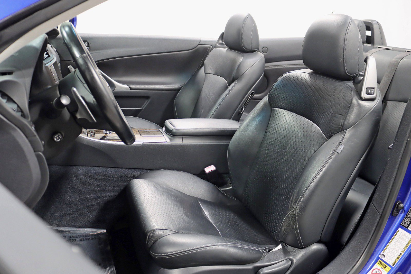 Used 2010 Lexus IS 350C w/ Luxury Pkg RWD image 25