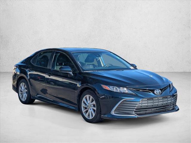 Used 2021 Toyota Camry LE FWD image 3