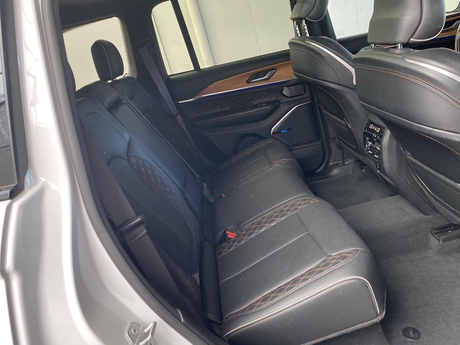 Used 2022 Jeep Grand Cherokee Summit AWD/4WD image 13