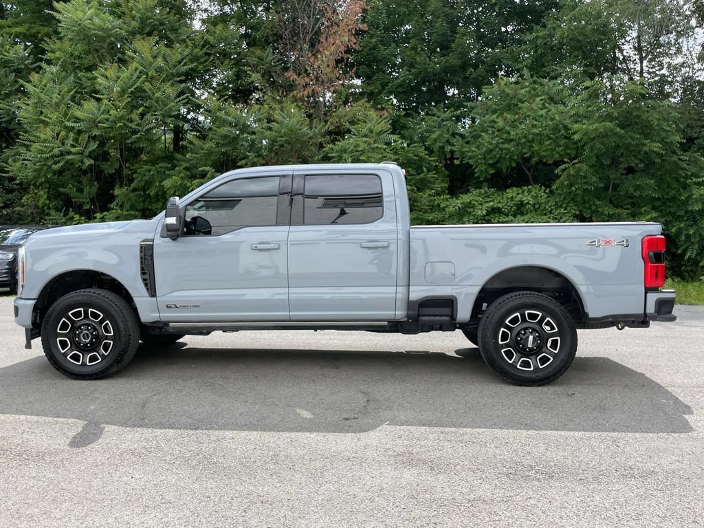 Used 2025 Ford F350 Platinum AWD/4WD image 2