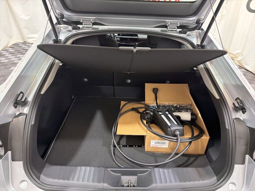 Used 2026 Toyota Prius Plug-In Hybrid image 15