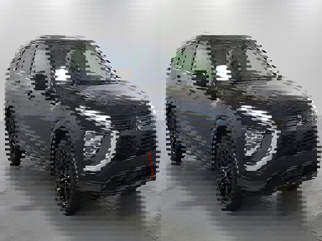 Used 2024 Mitsubishi Eclipse Cross LE image 2