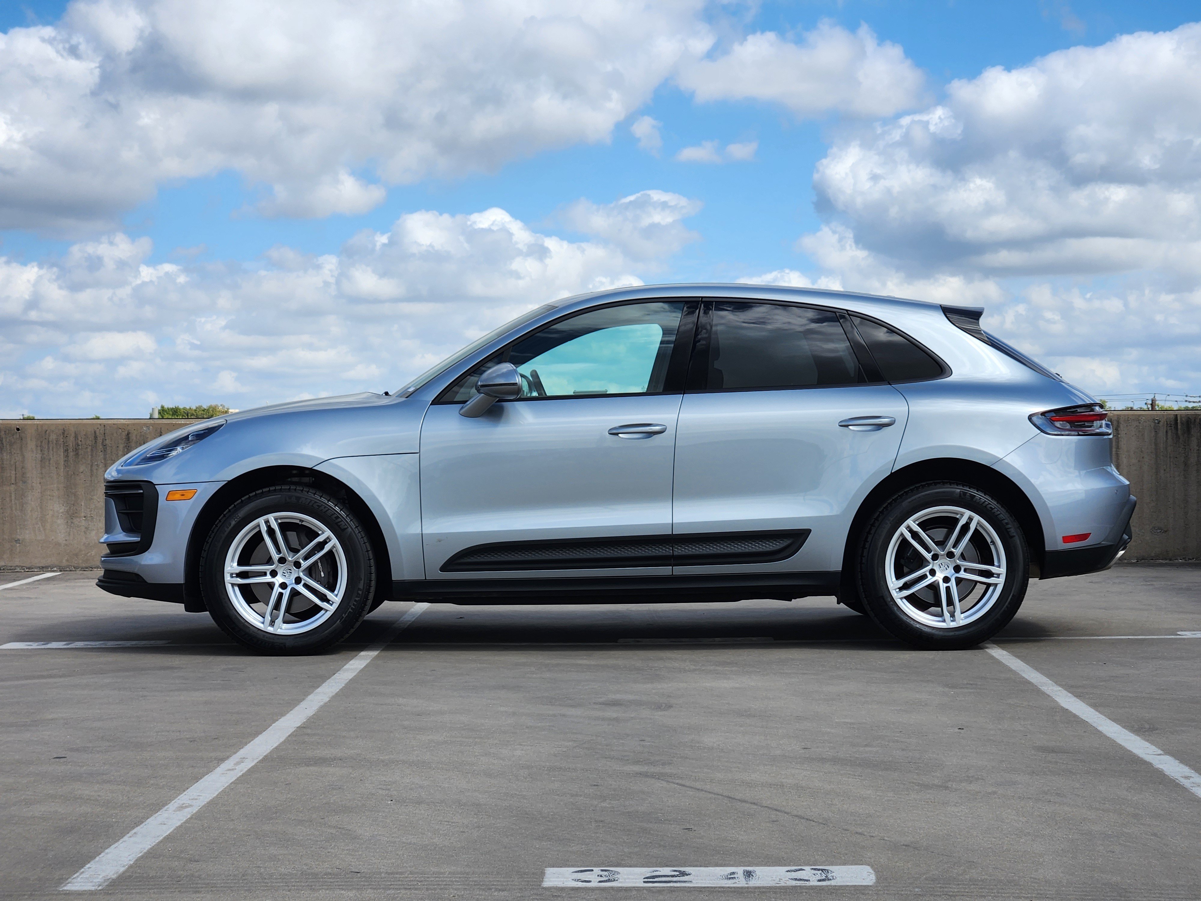 Certified 2026 Porsche Macan AWD/4WD image 2