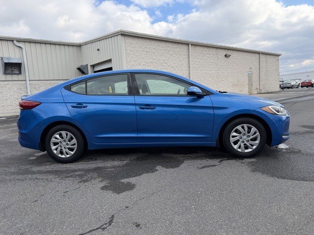 Used 2017 Hyundai Elantra SE image 8