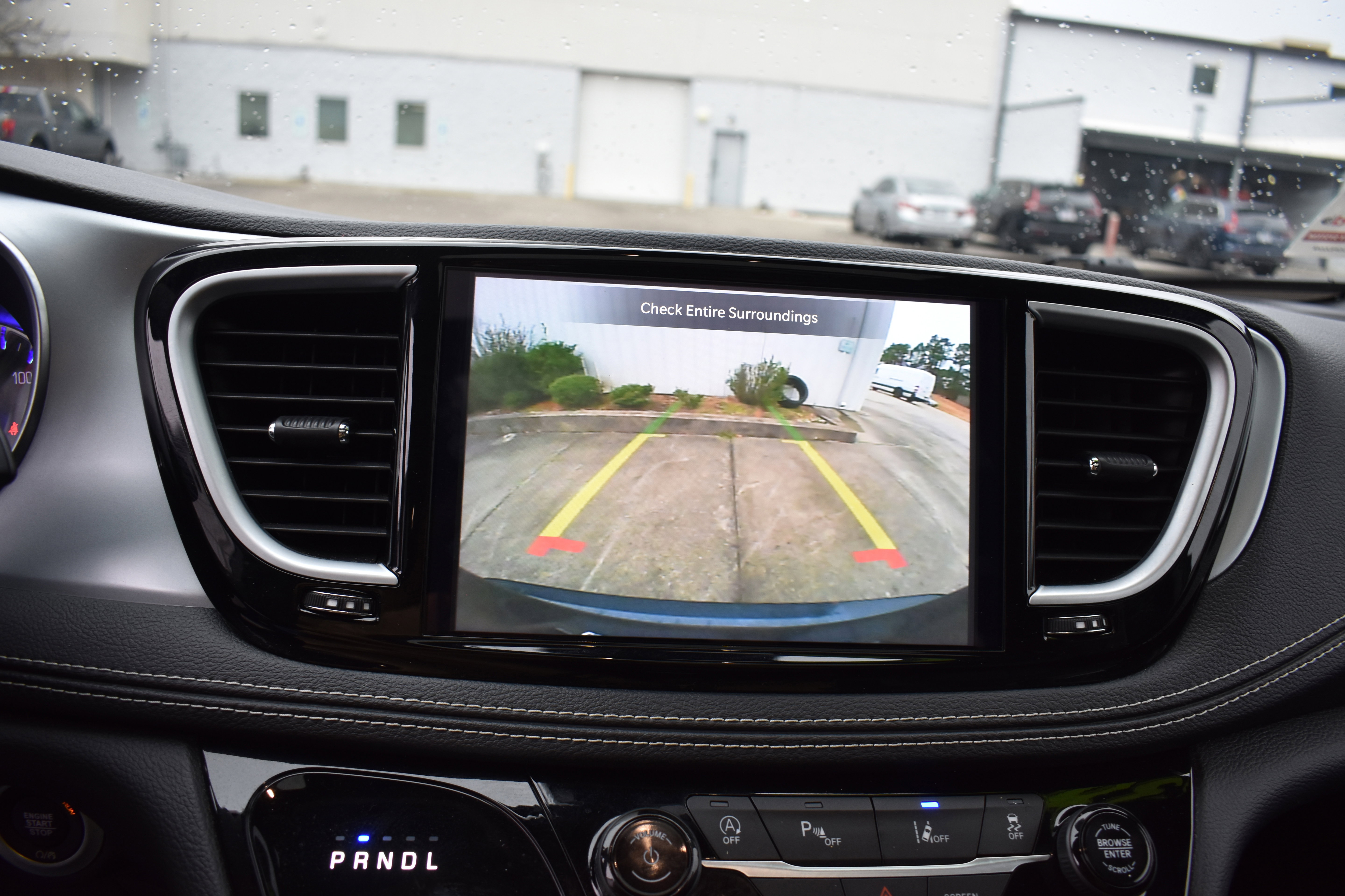 Used 2025 Chrysler Pacifica Limited image 19