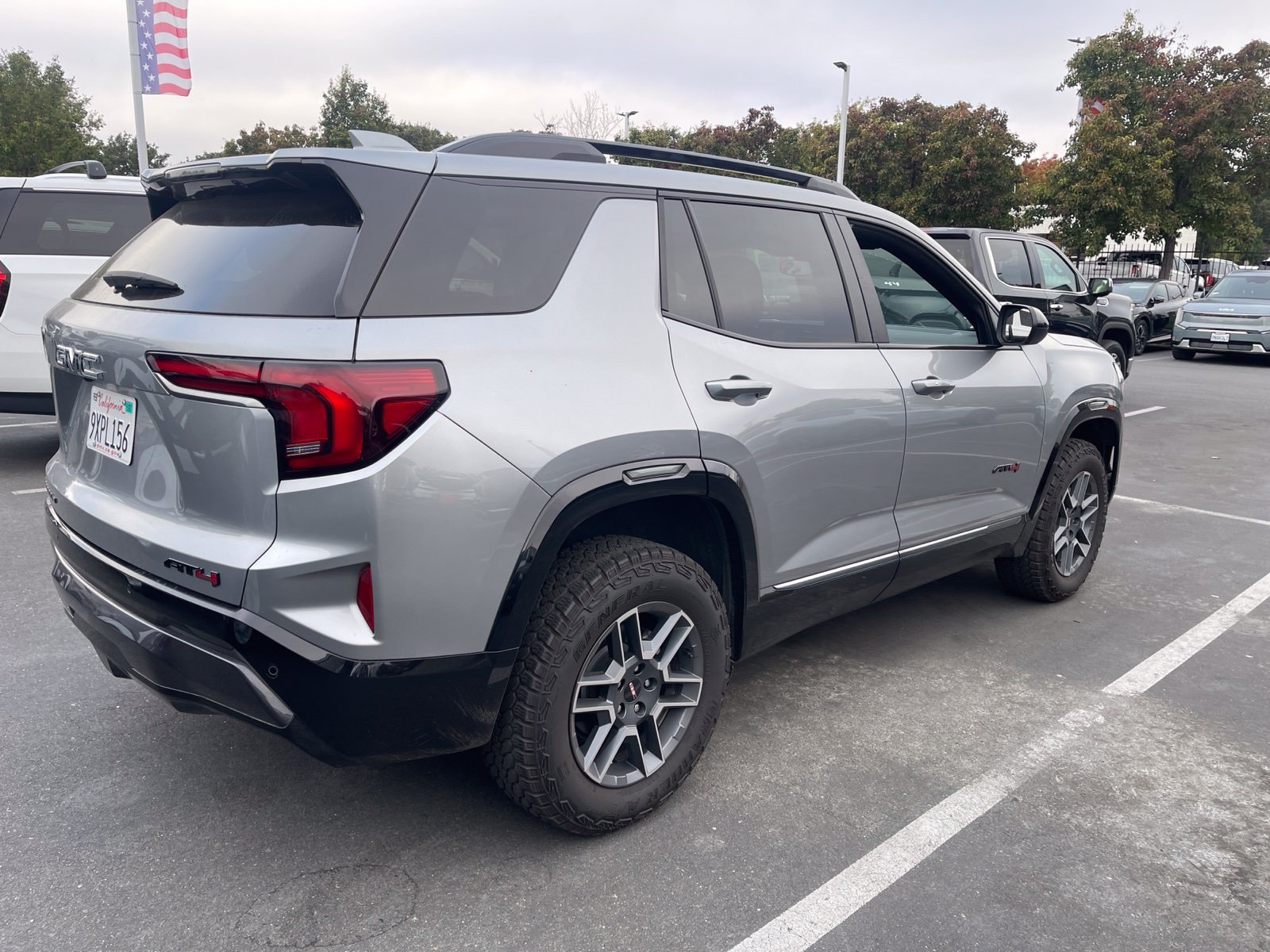 Used 2026 GMC Terrain AT4 AWD/4WD image 2