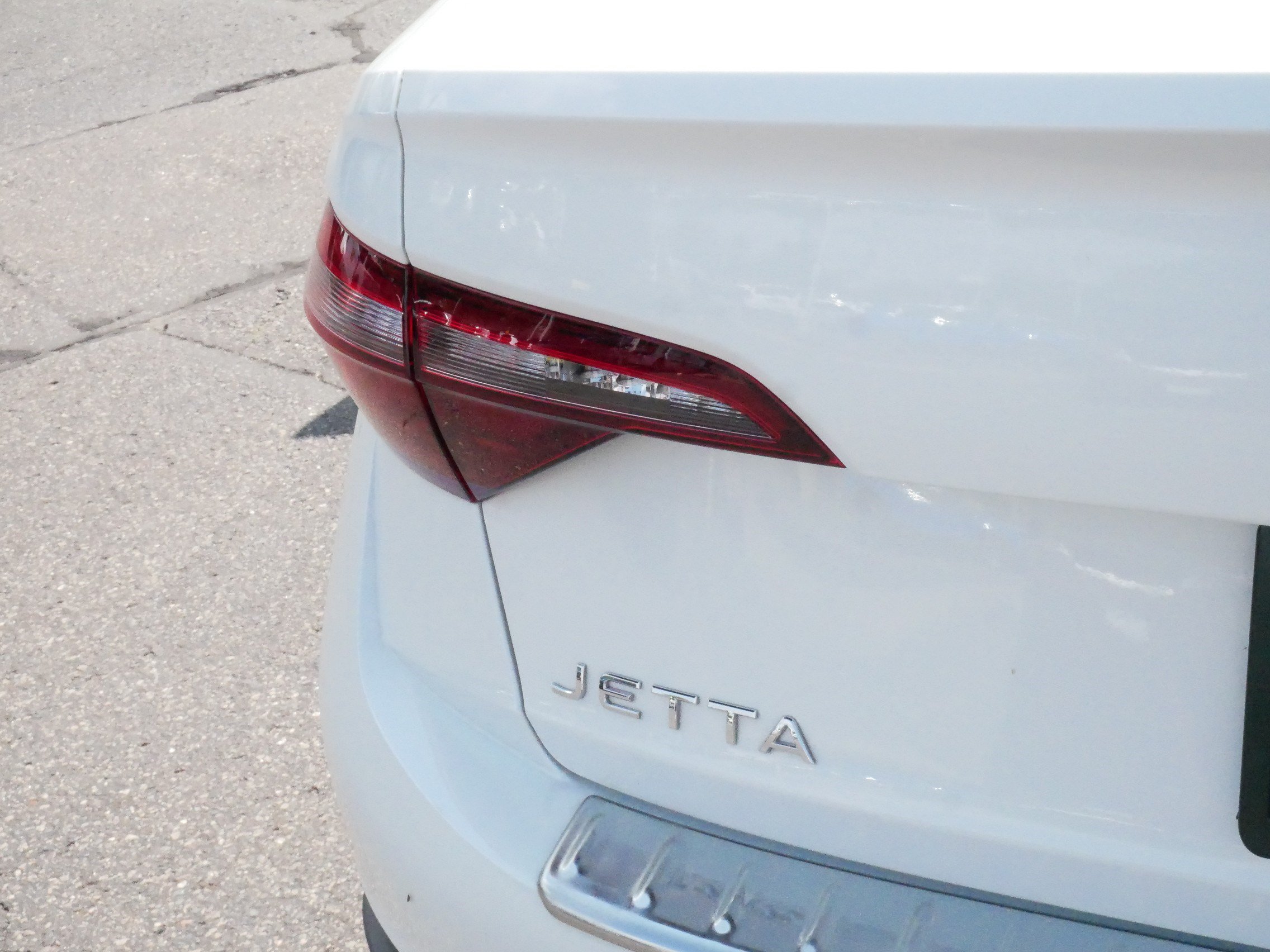 Certified 2023 Volkswagen Jetta SE w/ Panoramic Sunroof Package FWD image 17