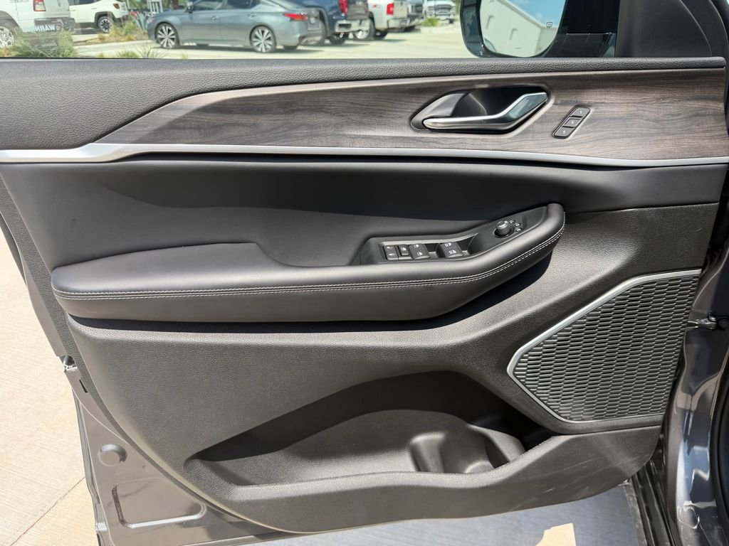 New 2026 Jeep Grand Cherokee Laredo RWD image 13
