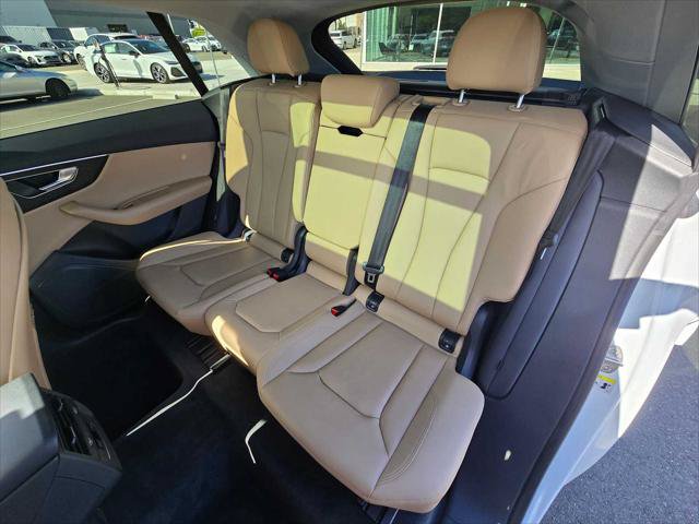 Used 2023 Audi Q8 Premium w/ Convenience Package AWD/4WD image 17