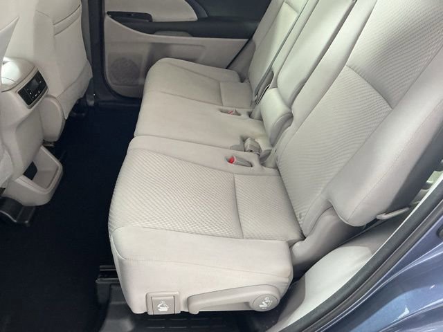 Used 2016 Toyota Highlander LE AWD/4WD image 10