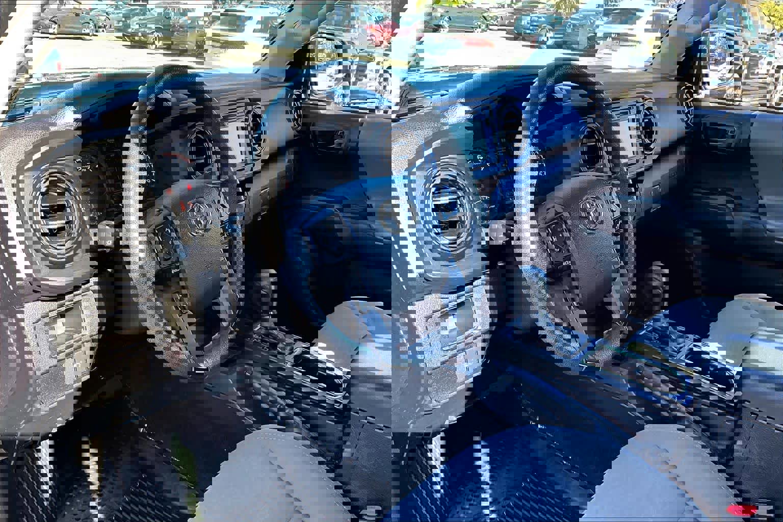 Certified 2018 Toyota Tacoma SR w/ SR Convenience Package image 17