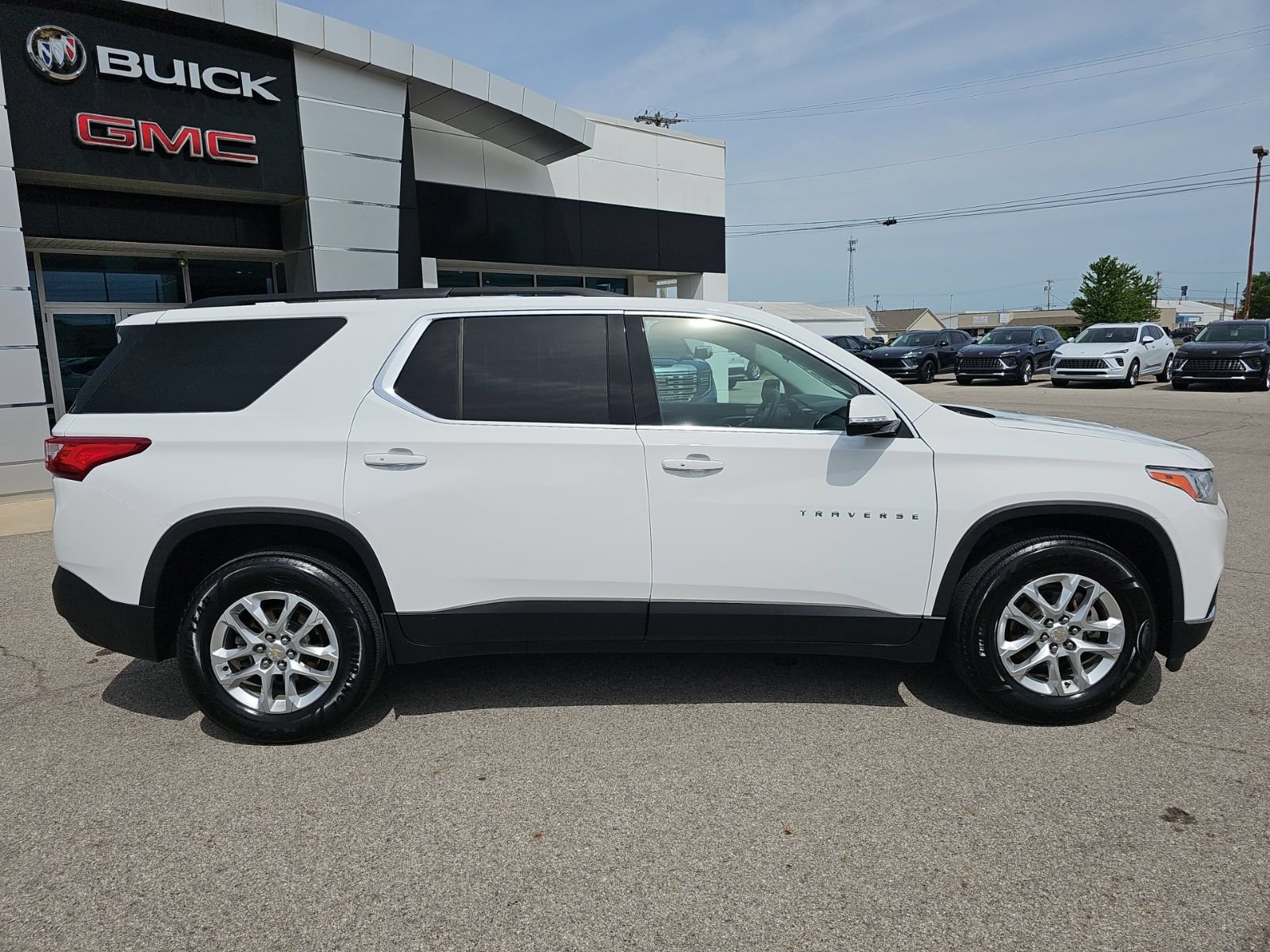 Used 2019 Chevrolet Traverse LT FWD image 33