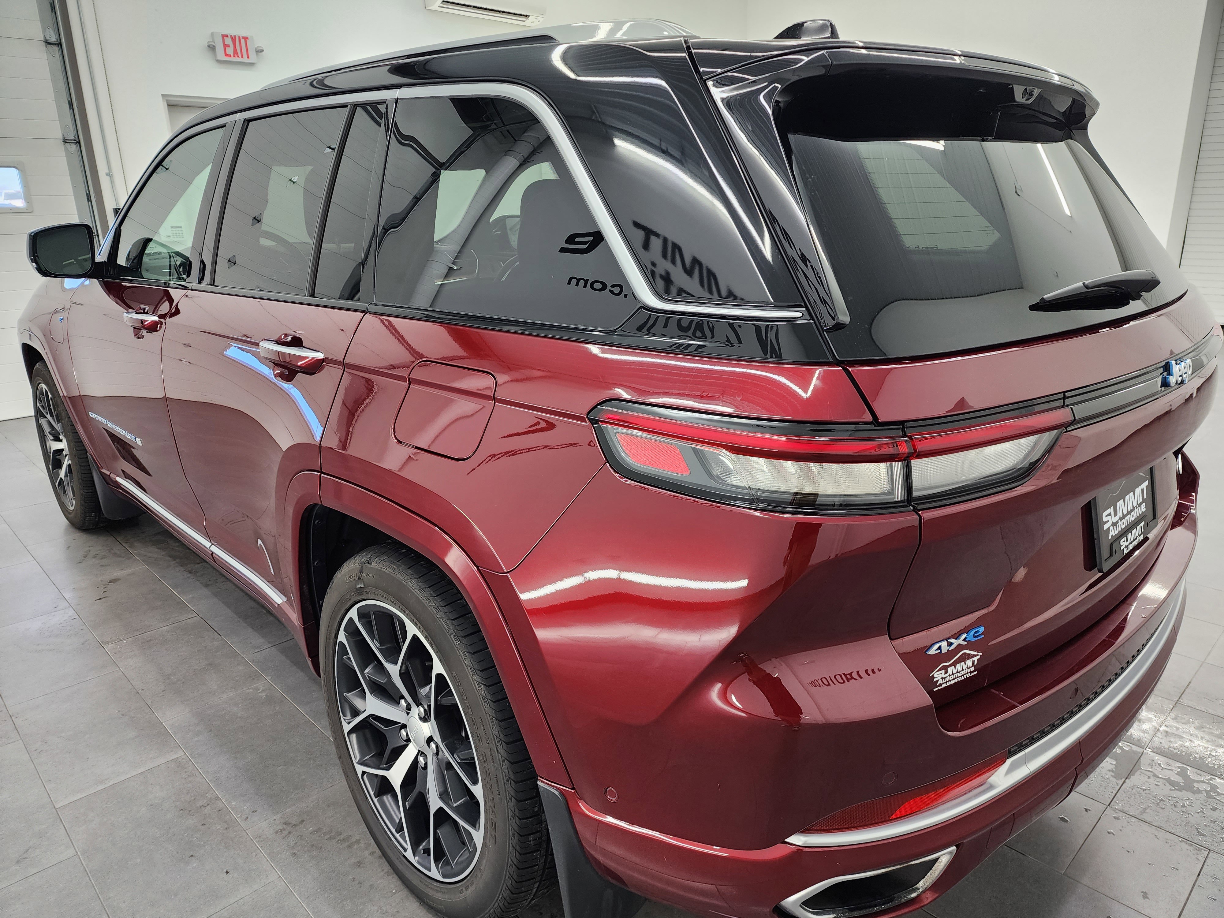 Used 2022 Jeep Grand Cherokee Summit image 6