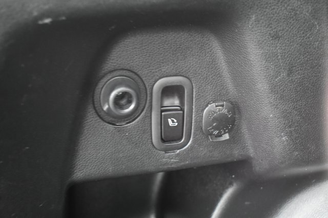 Used 2015 Subaru Forester 2.5i Touring w/ Eyesight & Navigation System image 38