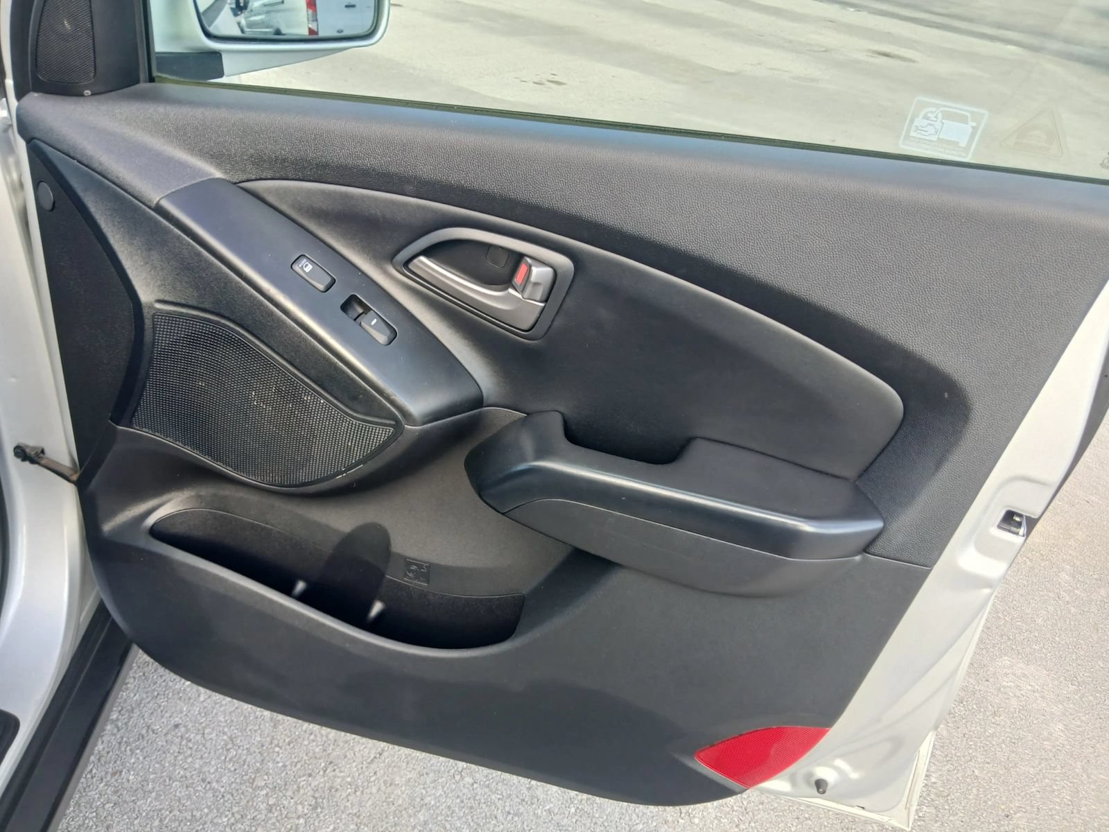 Used 2015 Hyundai Tucson SE AWD/4WD image 16