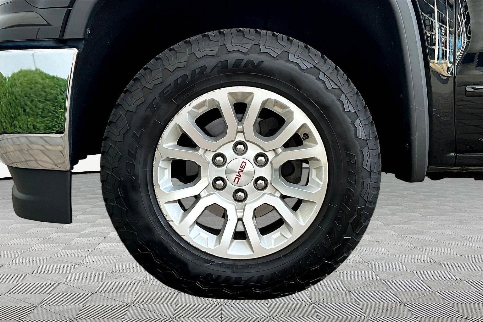 Used 2019 GMC Sierra 1500 SLE w/ SLE Value Package image 31