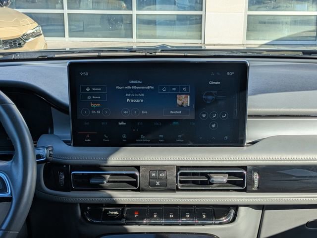 Used 2022 Lincoln Nautilus Reserve w/ Luxury Package image 18