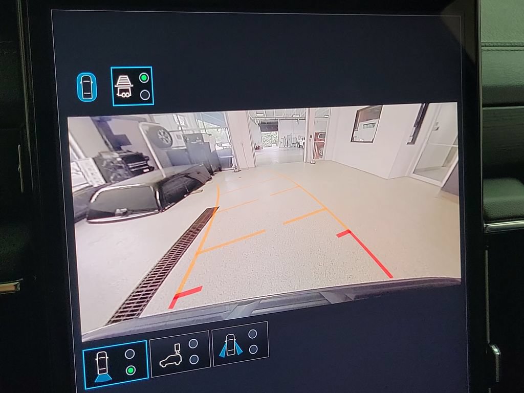 Certified 2025 GMC Yukon Denali w/ Sun & Power Step Package AWD/4WD image 18