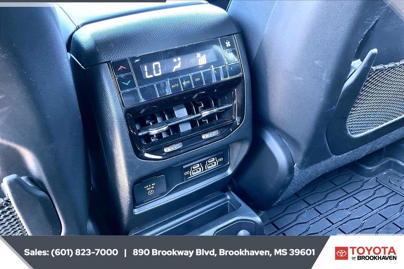Used 2025 Jeep Grand Cherokee L Altitude RWD image 25