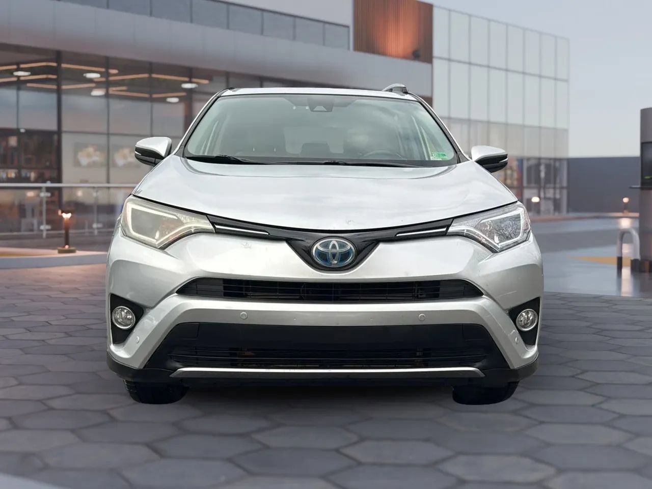 Used 2016 Toyota RAV4 XLE image 2