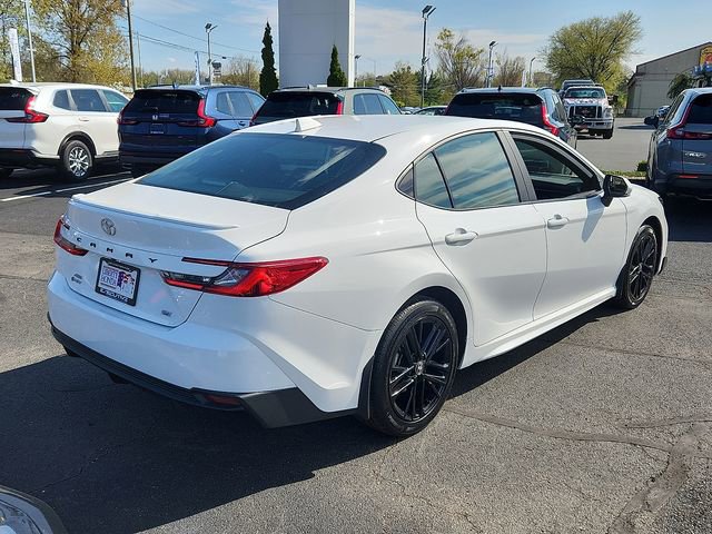 Used 2025 Toyota Camry SE w/ Convenience Package image 6