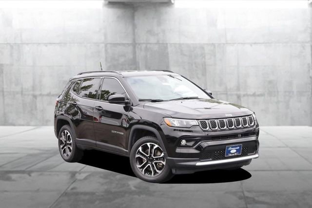 Used 2023 Jeep Compass Limited AWD/4WD image 2