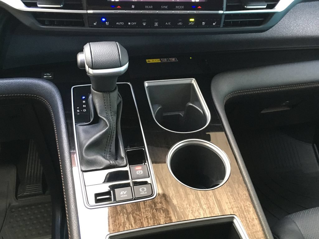 New 2026 Toyota Sienna Platinum AWD/4WD image 18