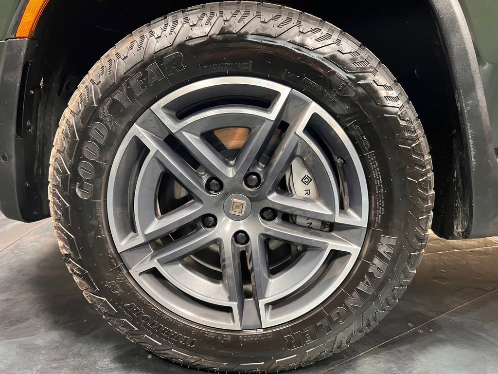 Used 2025 Rivian R1S Adventure image 23