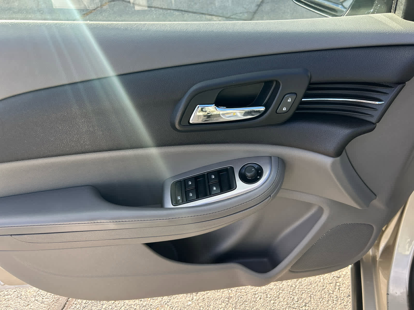 Used 2015 Chevrolet Malibu LS image 10