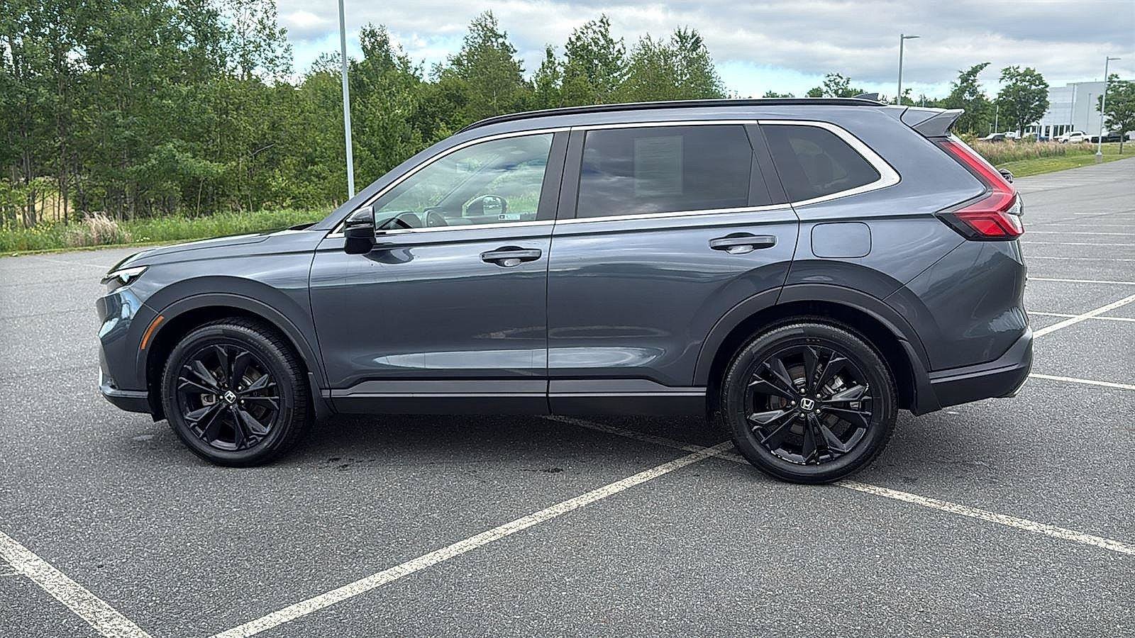Used 2024 Honda CR-V Sport Touring image 11