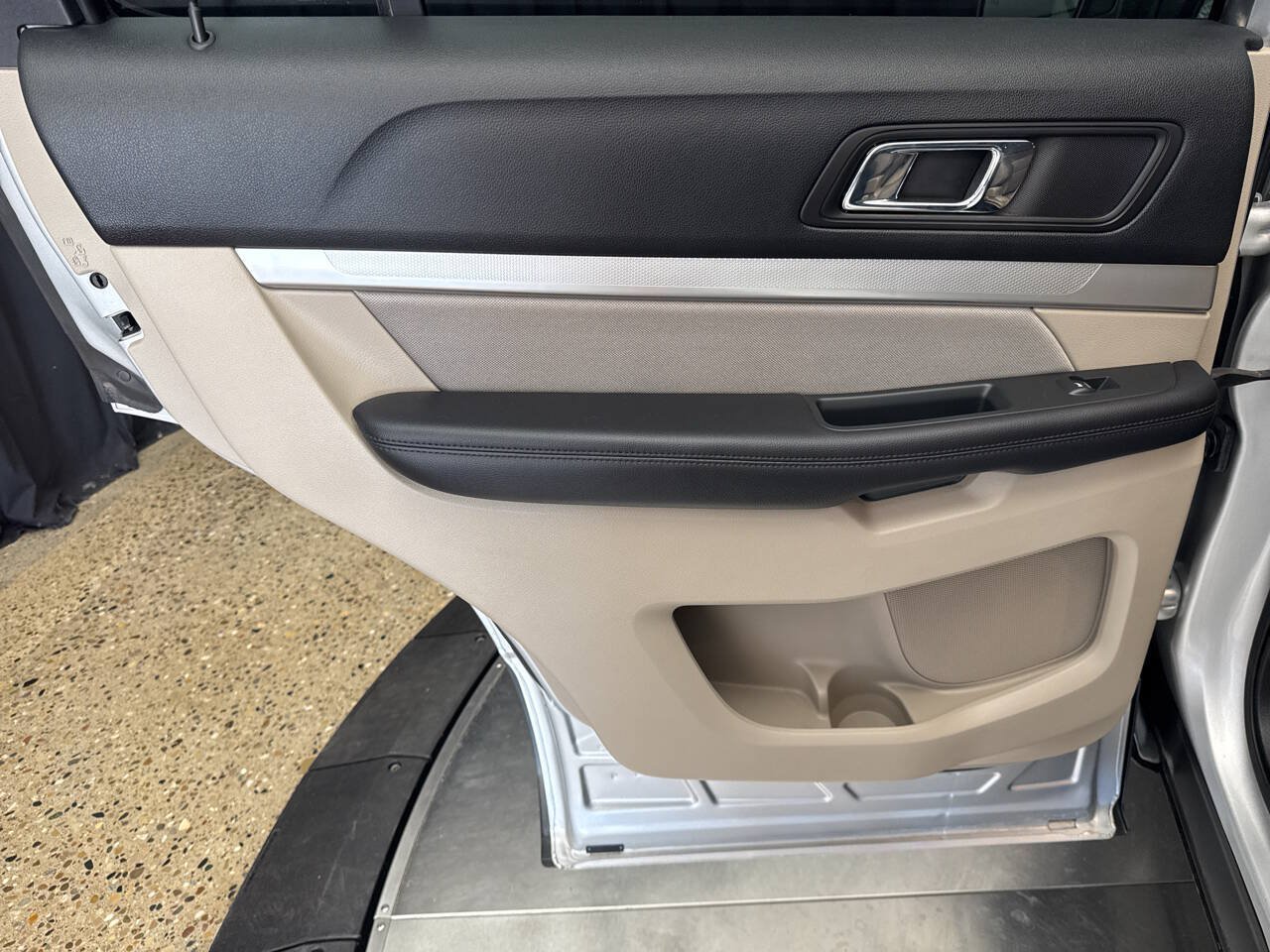 Used 2018 Ford Explorer 4WD image 18