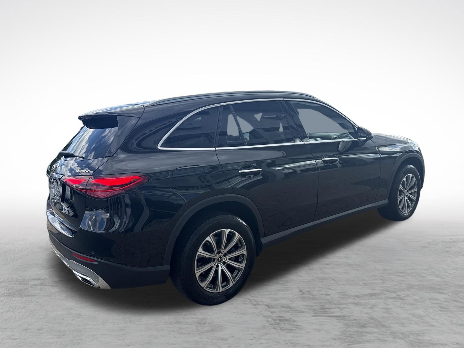 Used 2023 Mercedes-Benz GLC 300 4MATIC image 11