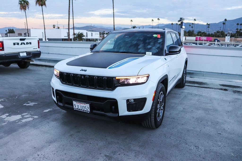 Used 2024 Jeep Grand Cherokee Trailhawk AWD/4WD image 4