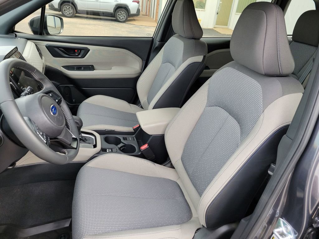 Used 2025 Subaru Forester Premium w/ Convenience Package #1 image 16