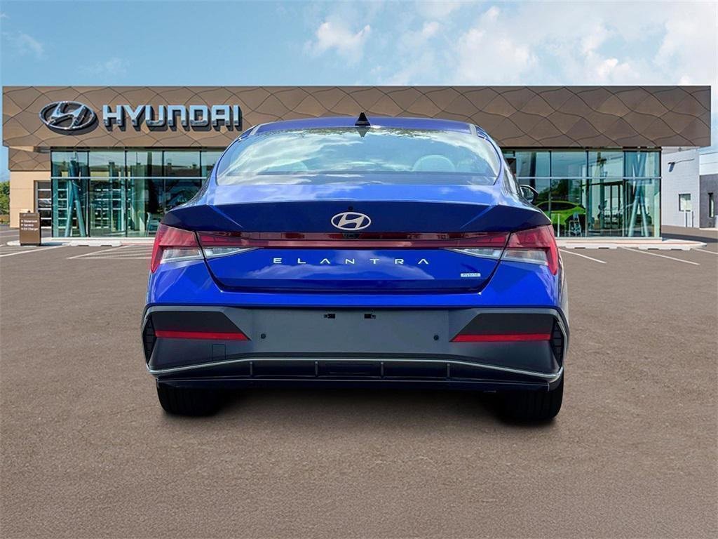 New 2025 Hyundai Elantra Limited w/ Cargo Package image 6