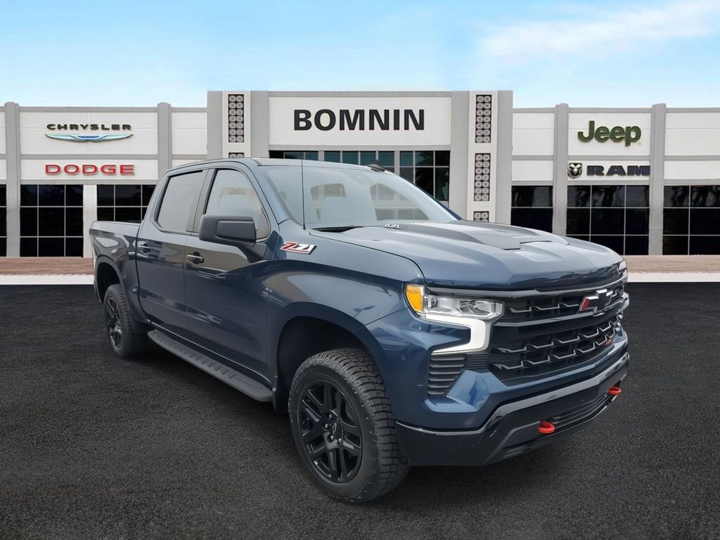 Used 2022 Chevrolet Silverado 1500 LT Trail Boss image 2