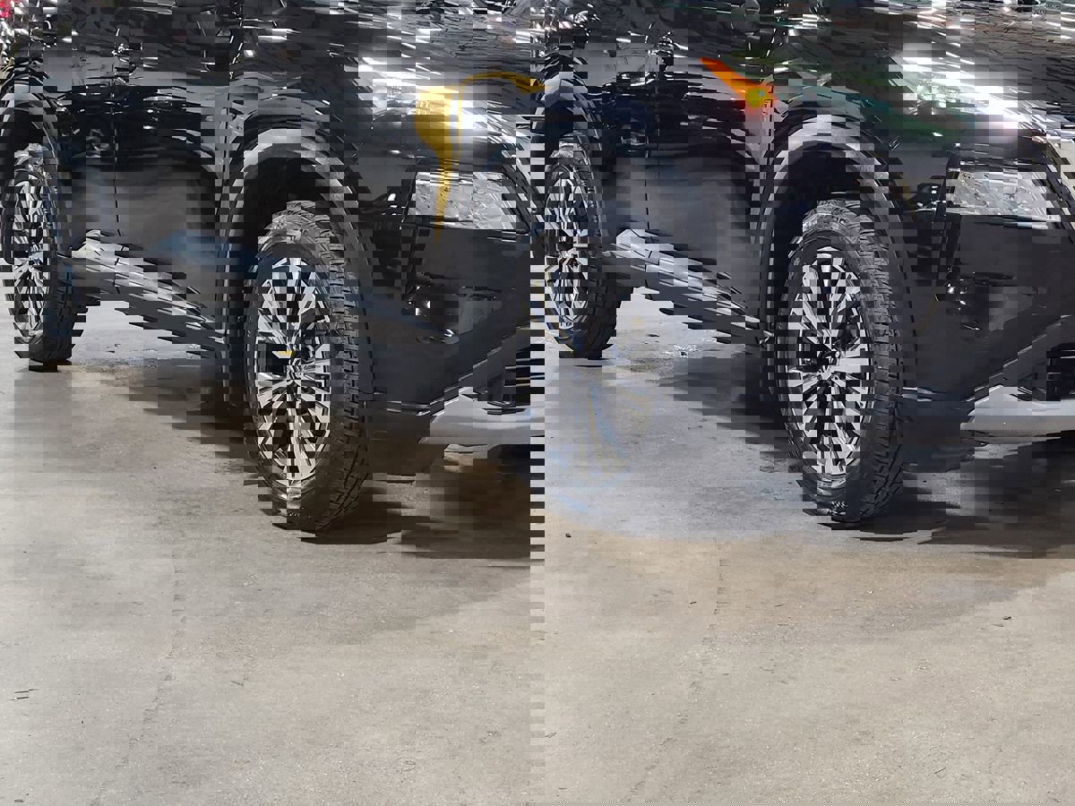 Used 2021 Nissan Rogue SV image 16