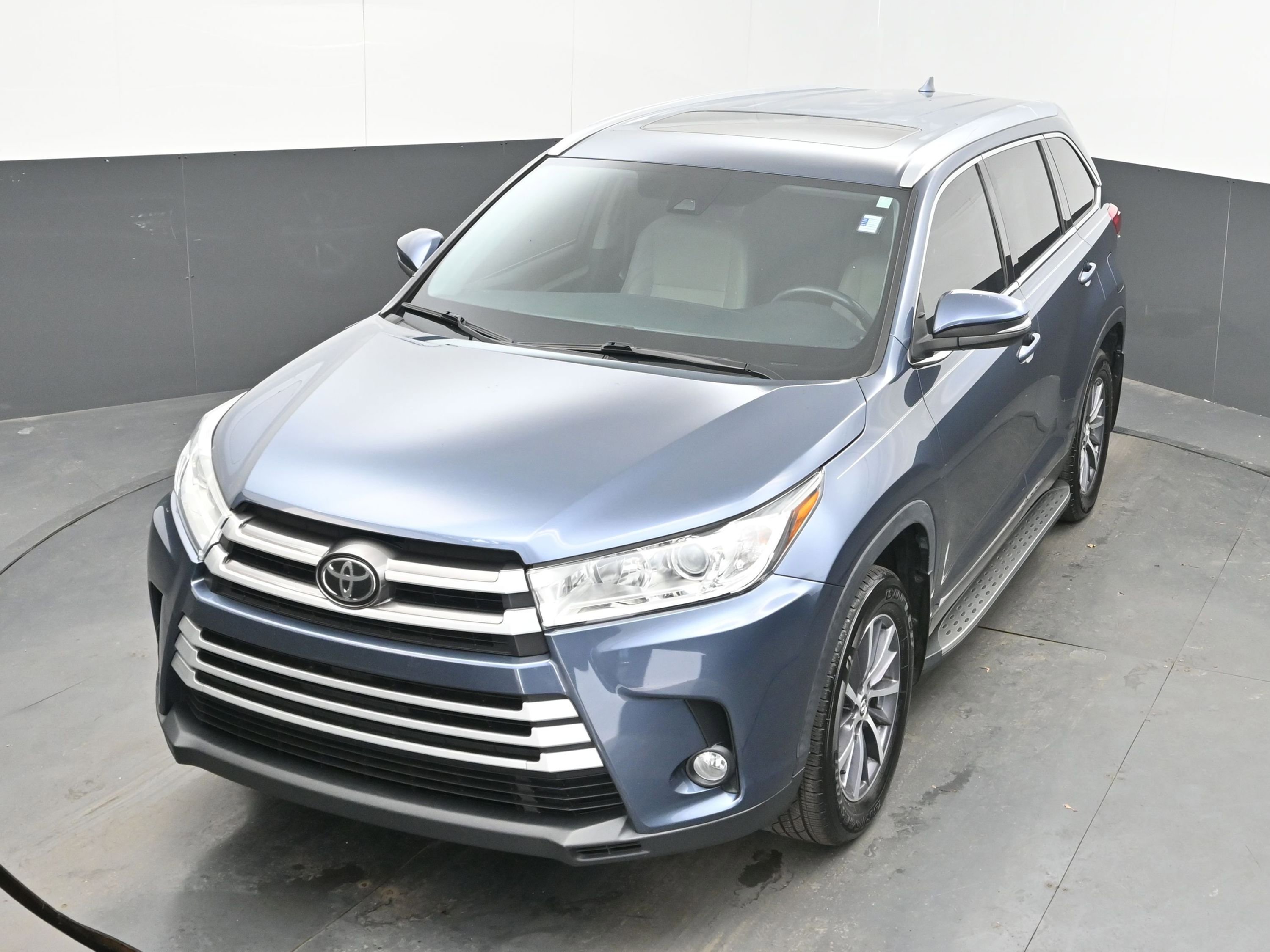 Used 2019 Toyota Highlander XLE image 19