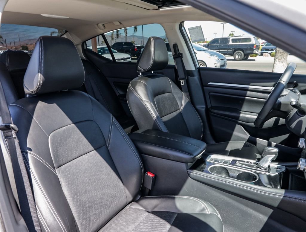 Used 2025 Nissan Altima 2.5 SL FWD image 19